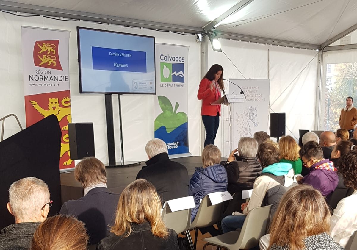 Pose de la 1<sup>ère</sup> pierre du Campus Normandie Equine Vallée en 2022.