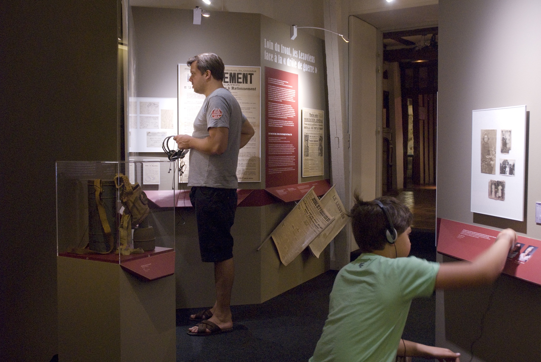 Scénographie, graphisme et mise en oeuvre de l'exposition « C’est Notre Histoire » à Lisieux en 2014.